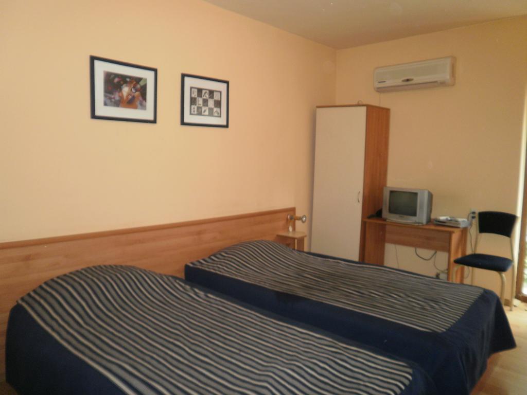 Family Hotel Kredo Sliven Habitación foto